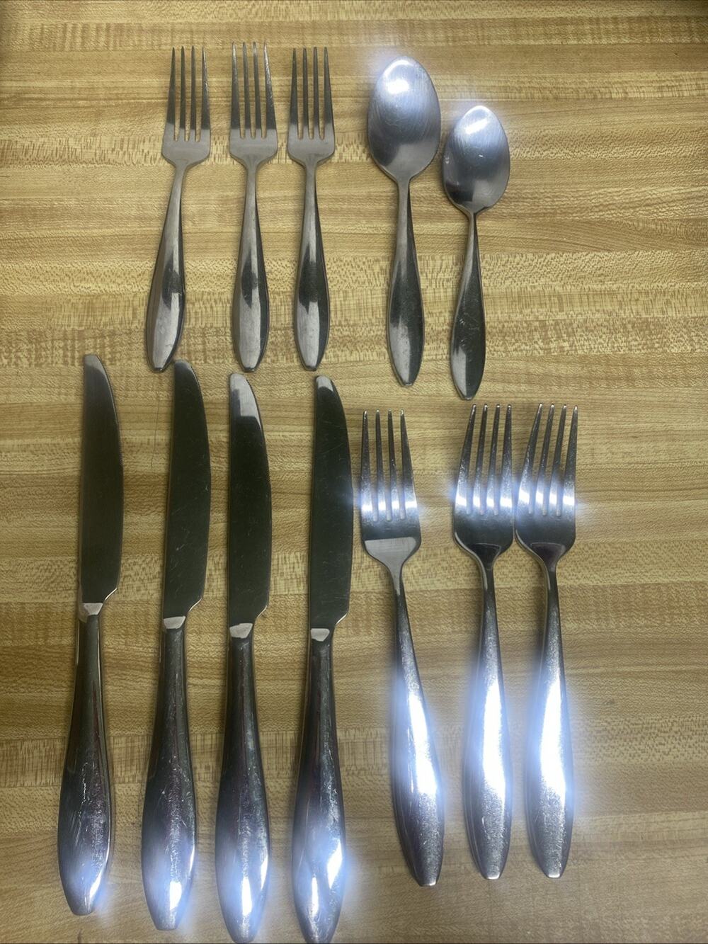 Oneida MOONCREST SATIN Stainless Steel 12 Pieces Flatware Forks Spoons Knives